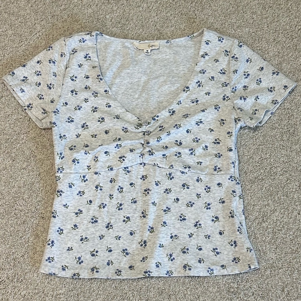 Hannah Floral V-Neck Top - Gray and Blue